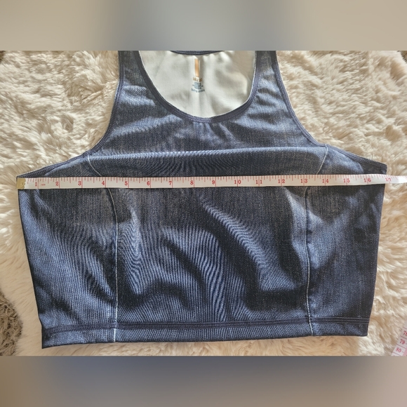 LUCY crop tank size M - Picture 7 of 7